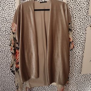 Cream and floral plus size kimono
